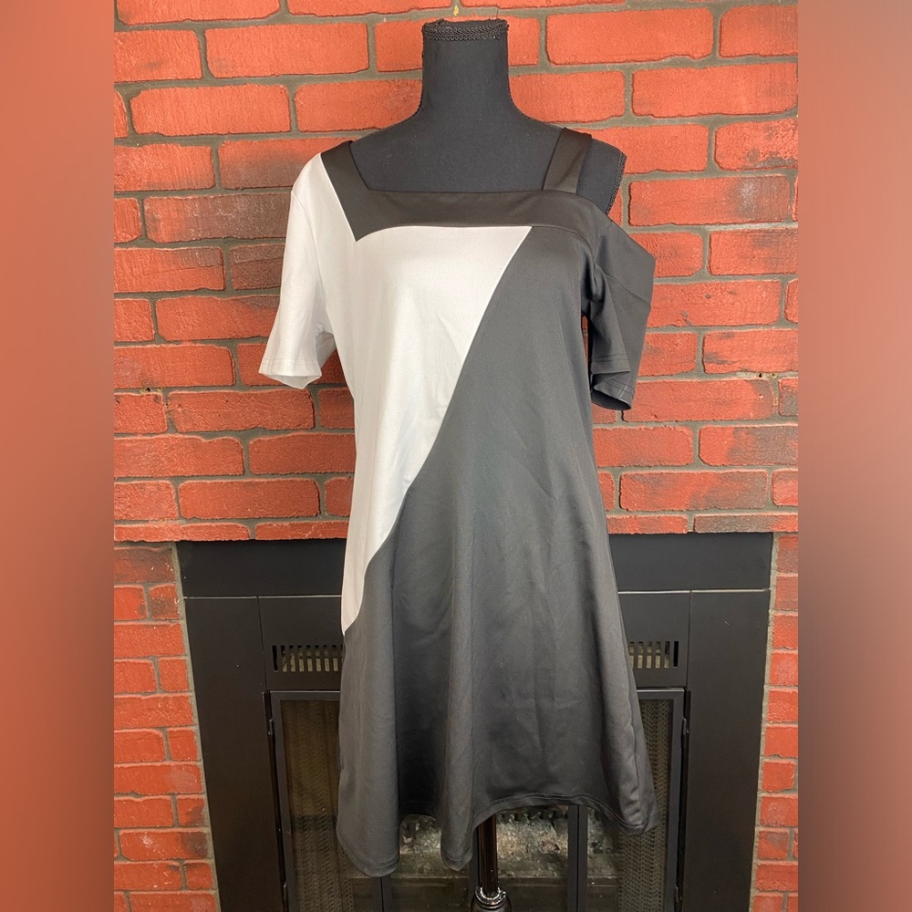 Noracora Women’s Two-Tone Dress Size Medium‎